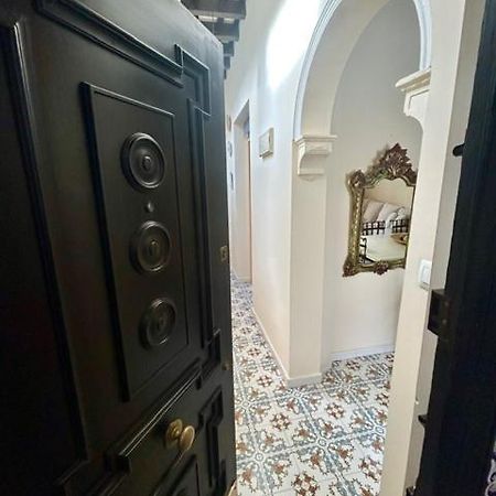 Gatu Casa Lola , " Preferente Mayores De 25 Anos Y Familias " El Puerto de Santa Maria Luaran gambar