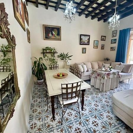 Gatu Casa Lola , " Preferente Mayores De 25 Anos Y Familias " El Puerto de Santa Maria Luaran gambar