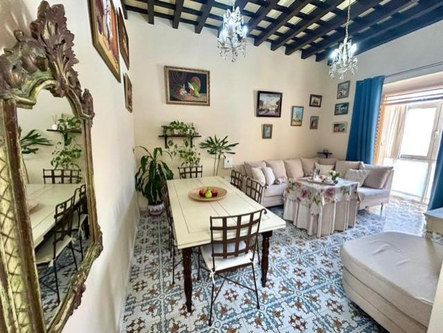 Gatu Casa Lola , " Preferente Mayores De 25 Anos Y Familias " El Puerto de Santa Maria Luaran gambar