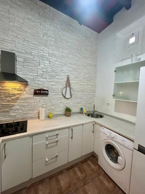 Gatu Casa Lola , " Preferente Mayores De 25 Anos Y Familias " El Puerto de Santa Maria Luaran gambar