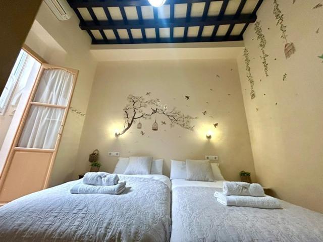 Gatu Casa Lola , " Preferente Mayores De 25 Anos Y Familias " El Puerto de Santa Maria Luaran gambar