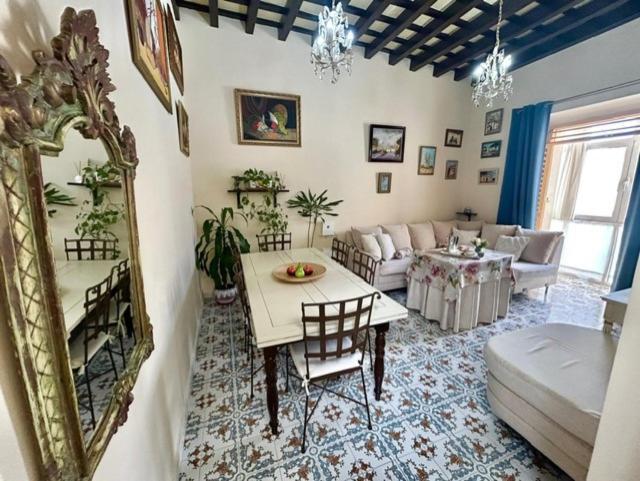 Gatu Casa Lola , " Preferente Mayores De 25 Anos Y Familias " El Puerto de Santa Maria Luaran gambar